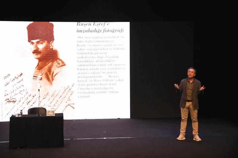 sinan-meydan-balikesirde-kurtulustan-kurulusa-cumhuriyeti-anlatti