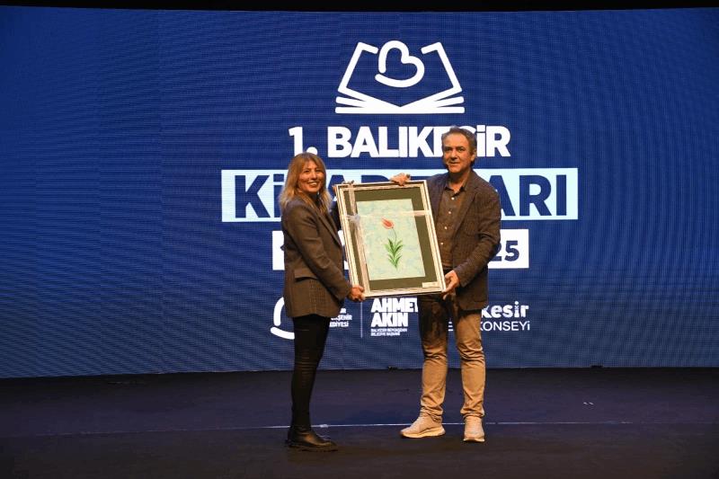 sinan-meydan-balikesirde-kurtulustan-kurulusa-cumhuriyeti-anlatti