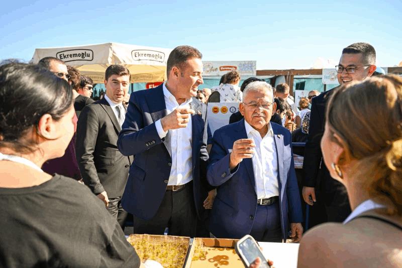 akin-ve-buyukkilic-guinness-heyecanina-ortak-oldu