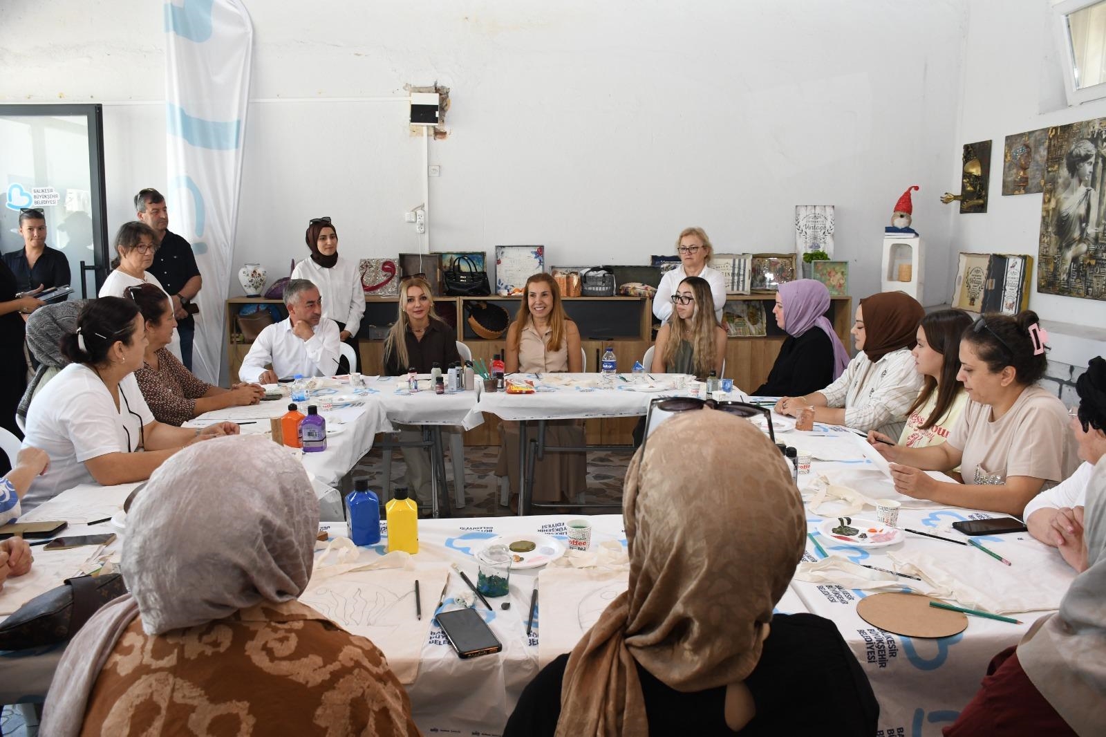 arbil-akindan-manyasta-kadinlara-yonelik-yogun-ziyaret-programi
