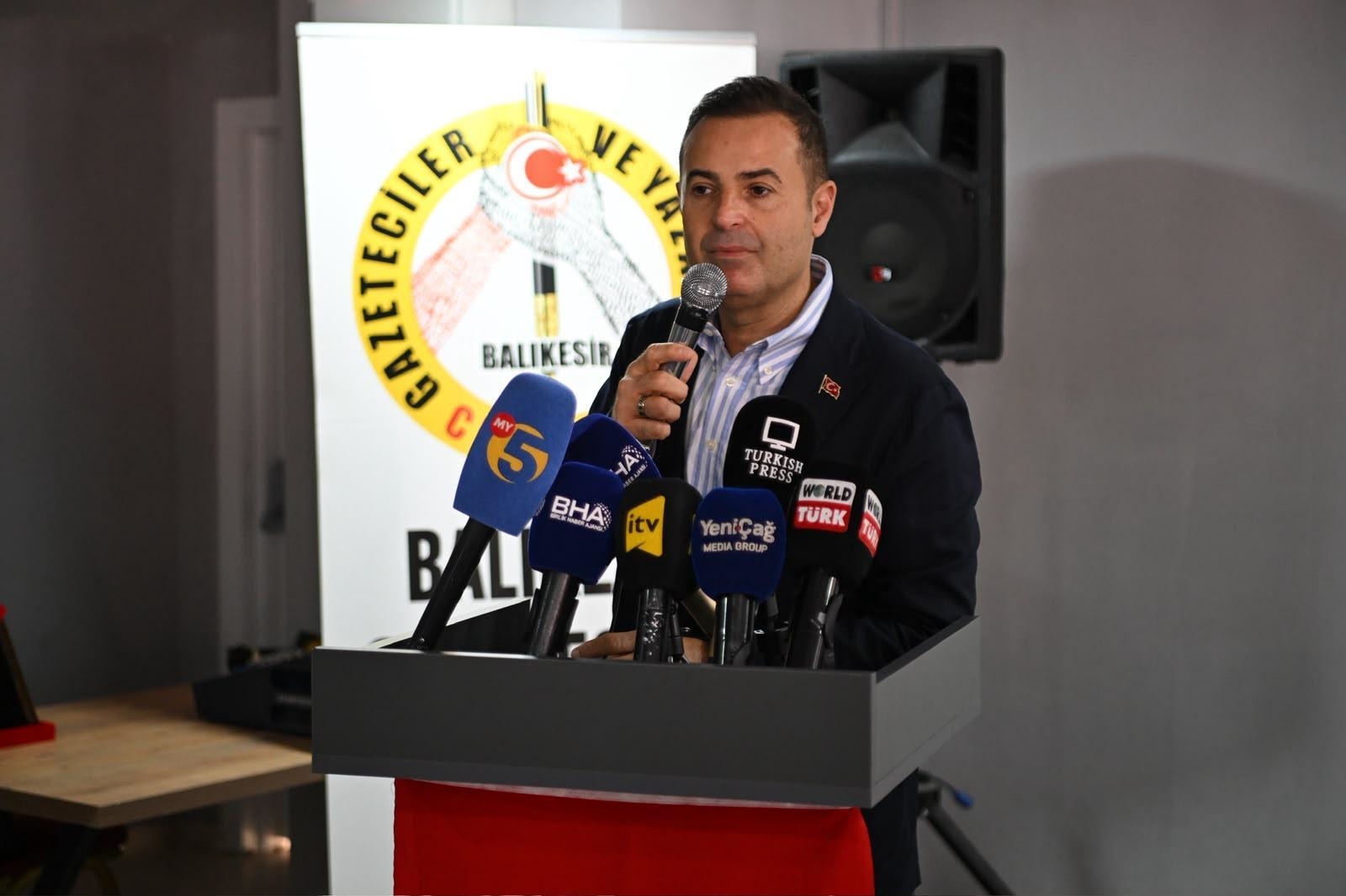 baskan-akin-kultur-rotasinda-balikesir-uluslararasi-medya-ve-yapay-zek-zirvesine-katildi