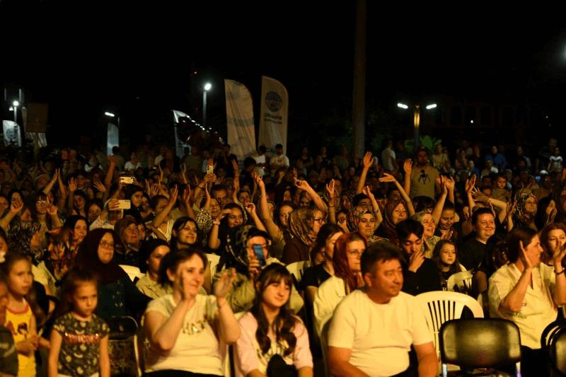 buyuksehirin-yaz-konserleri-yogun-ilgi-goruyor