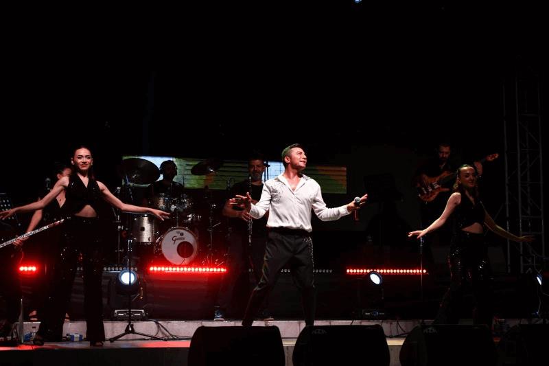 buyuksehirin-yaz-konserleri-yogun-ilgi-goruyor