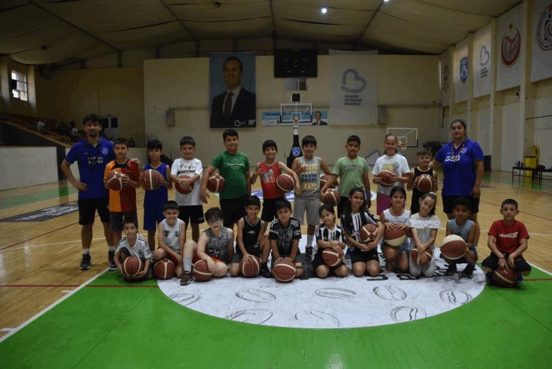 buyuksehirin-yaz-spor-okullarina-yogun-ilgi