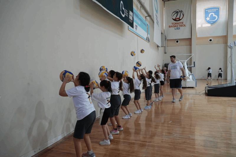 buyuksehirin-yaz-spor-okullarina-yogun-ilgi