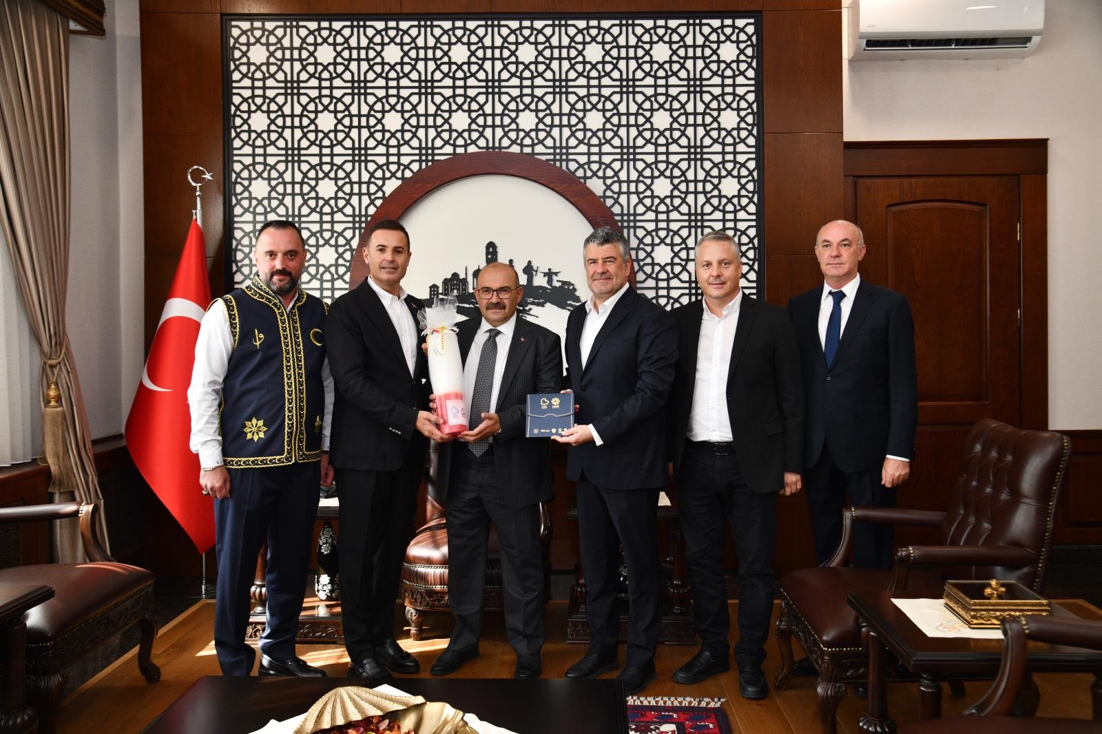 66-kurtdereli-mehmet-pehlivan-yagli-guresleri-icin-geri-sayim-basladi