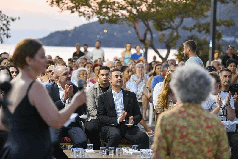 akin-5-marmara-edebiyat-festivaline-katildi