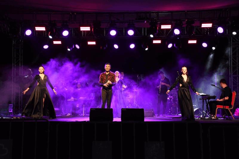 ayvalikta-yaz-konserleri-kapsaminda-mod10-ve-ayhan-erden-ruzgri-esti