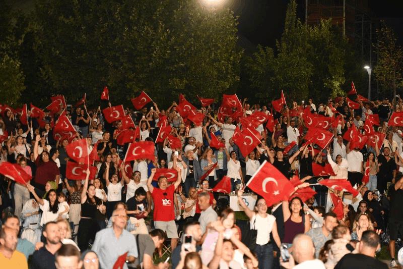 kurtulus-coskusu-sampiyonluk-sevinciyle-taclandi