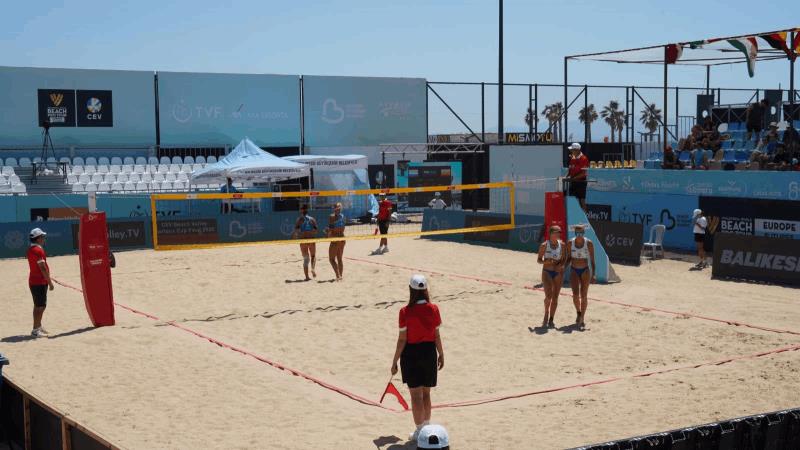 plaj-voleybolu-dunya-turu-balikesir-etabi-sona-erdi