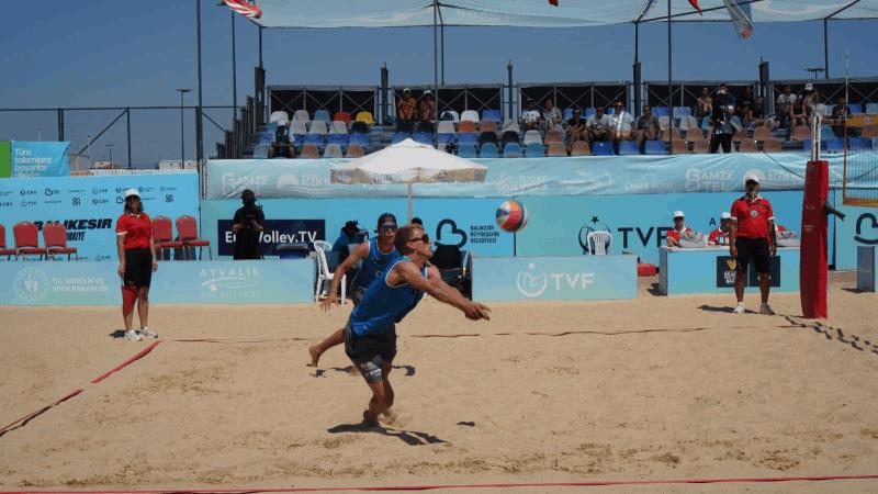 plaj-voleybolu-dunya-turu-balikesir-etabi-sona-erdi