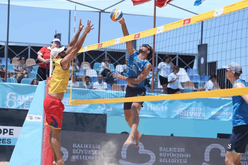 plaj-voleybolu-dunya-turu-balikesir-etabi-sona-erdi