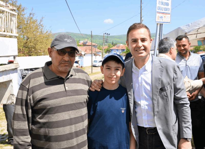 akindan-karesi-cikarmasi-hem-hayirlara-katildi-hem-anneler-gununu-kutladi