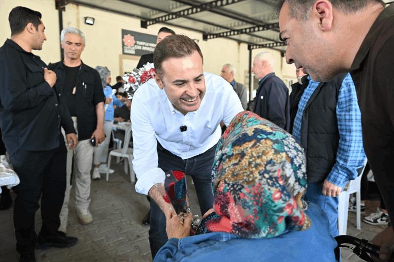 akindan-karesi-cikarmasi-hem-hayirlara-katildi-hem-anneler-gununu-kutladi