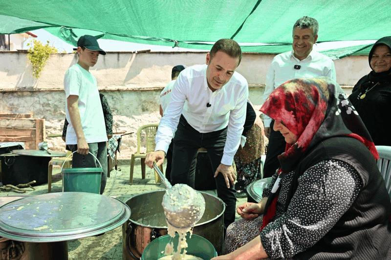 akindan-karesi-cikarmasi-hem-hayirlara-katildi-hem-anneler-gununu-kutladi