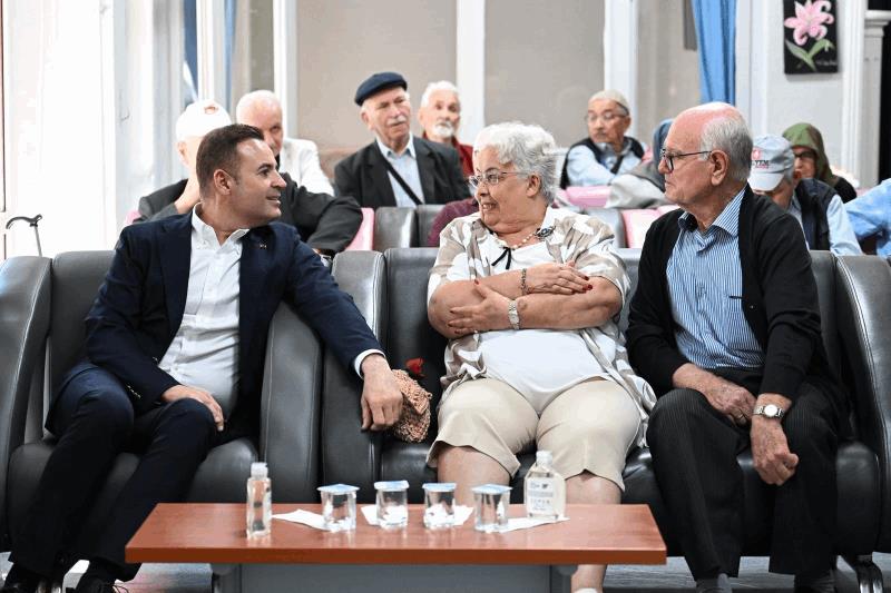 ahmet-akin-bayram-namazini-zagnos-pasa-camiinde-kildi