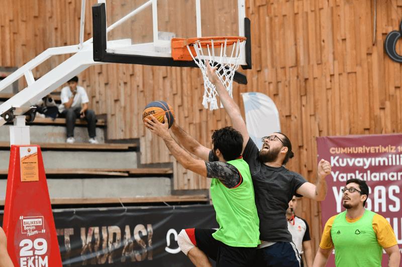 cumhuriyet-bayrami-etkinlikleri-yogun-ilgi-ile-gerceklestirildi