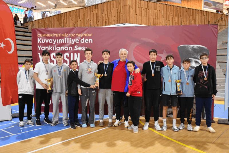 cumhuriyet-bayrami-etkinlikleri-yogun-ilgi-ile-gerceklestirildi