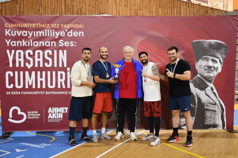 cumhuriyet-bayrami-etkinlikleri-yogun-ilgi-ile-gerceklestirildi