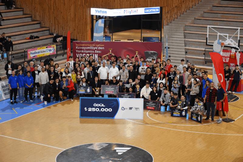 cumhuriyet-bayrami-etkinlikleri-yogun-ilgi-ile-gerceklestirildi