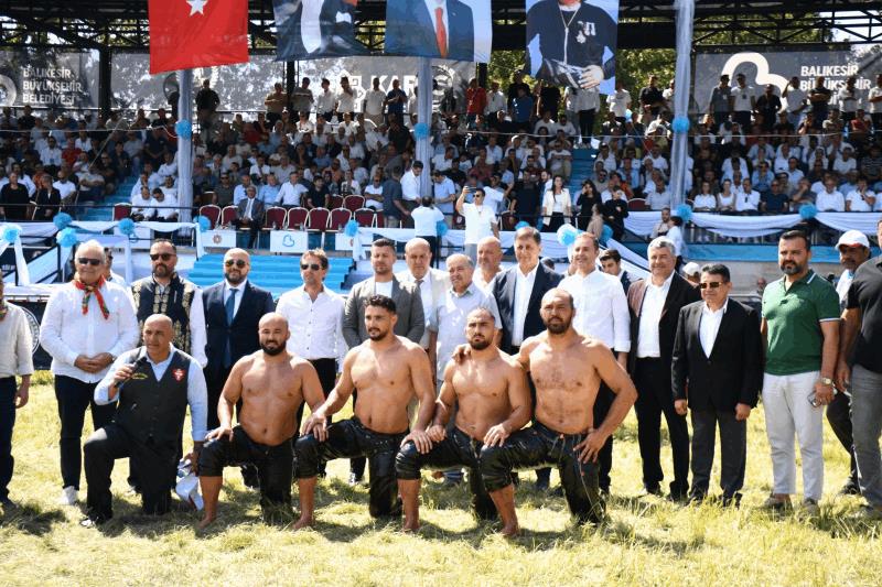 65-geleneksel-kurtdereli-mehmet-pehlivan-yagli-gureslerinin-baspehlivani-orhan-okulu