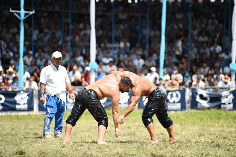 65-geleneksel-kurtdereli-mehmet-pehlivan-yagli-gureslerinin-baspehlivani-orhan-okulu