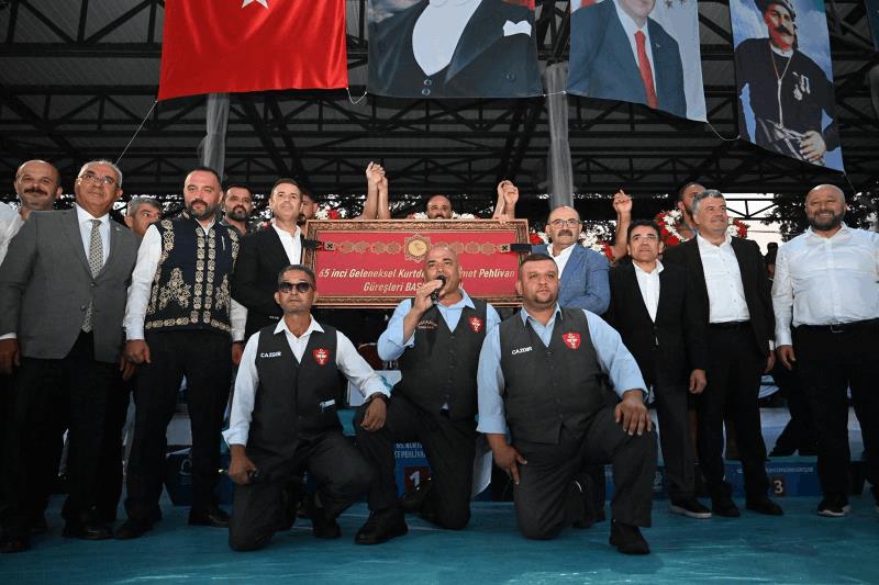 65-geleneksel-kurtdereli-mehmet-pehlivan-yagli-gureslerinin-baspehlivani-orhan-okulu