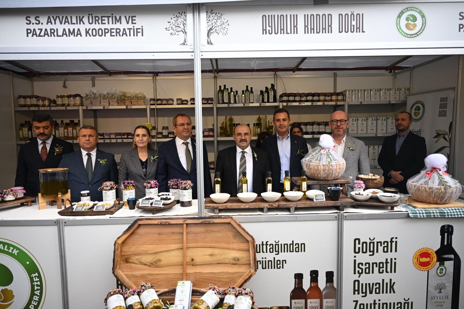 akin-21-ayvalik-uluslararasi-zeytin-hasat-ve-turizm-festivaline-katildi