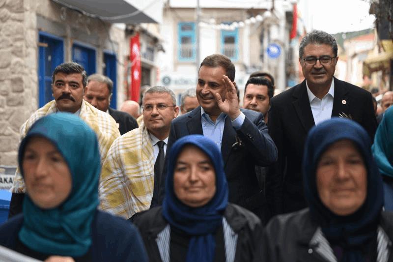 akin-21-ayvalik-uluslararasi-zeytin-hasat-ve-turizm-festivaline-katildi