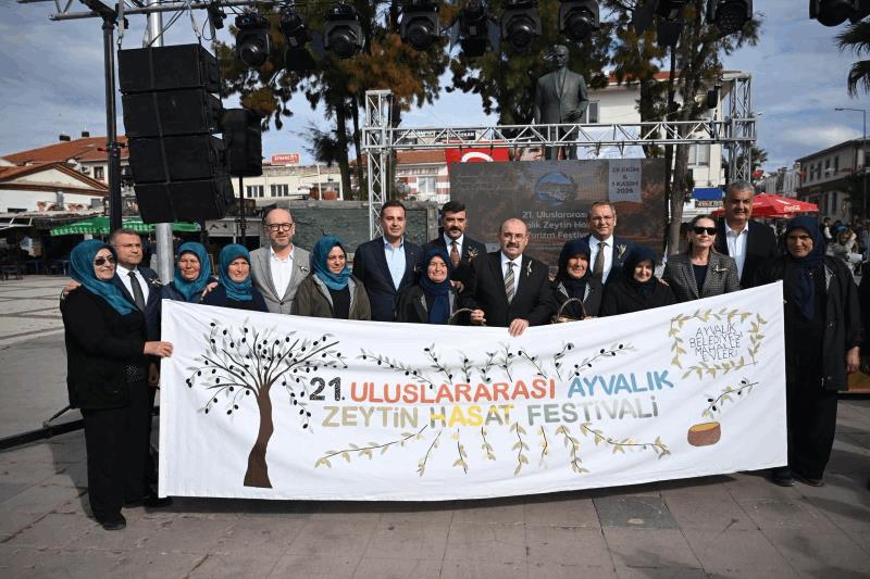 akin-21-ayvalik-uluslararasi-zeytin-hasat-ve-turizm-festivaline-katildi