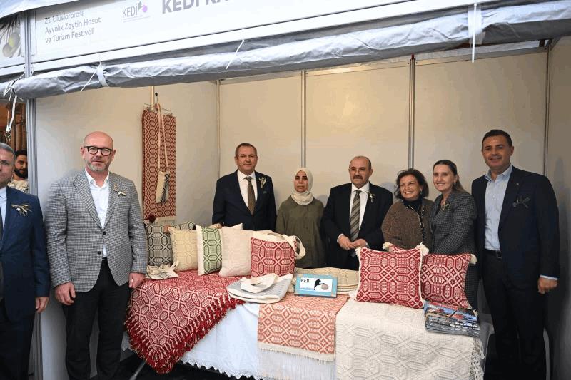 akin-21-ayvalik-uluslararasi-zeytin-hasat-ve-turizm-festivaline-katildi
