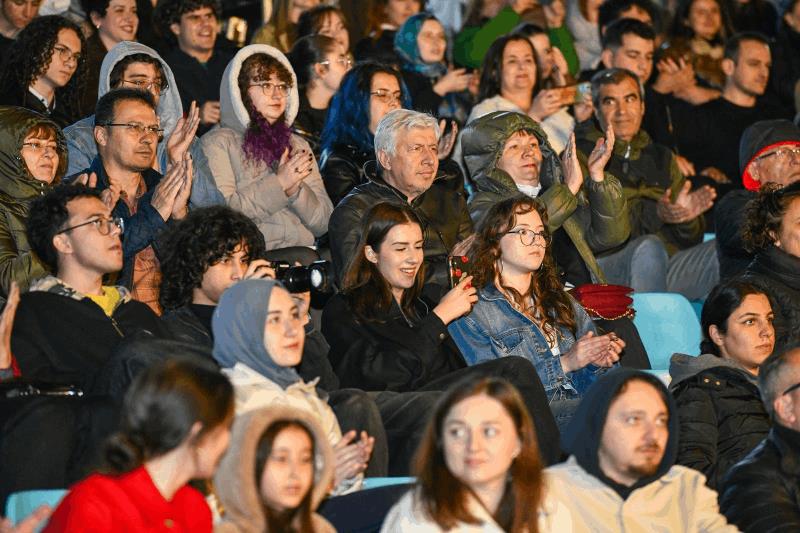 balikesir-buyuksehir-belediyesinden-caz-gununde-turkiyede-bir-ilk