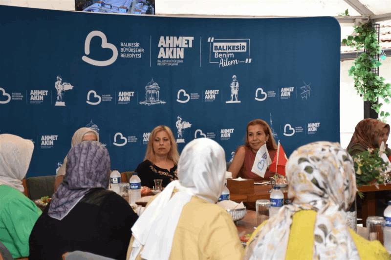 arbil-akin-kadin-muhtarlar-ve-muhtar-esleriyle-bulusmaya-devam-ediyor