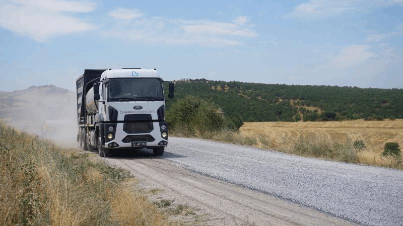 buyuksehir-orhanli-ciftlikkoy-arasindaki-yolu-iyilestirdi