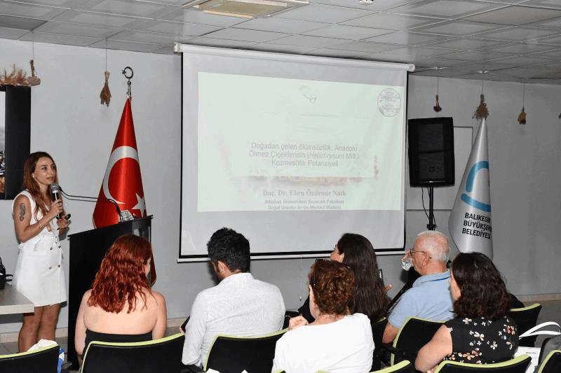 anadolu-olmez-ciceklerinin-kozmesotik-potansiyeli-bacemde-konusuldu
