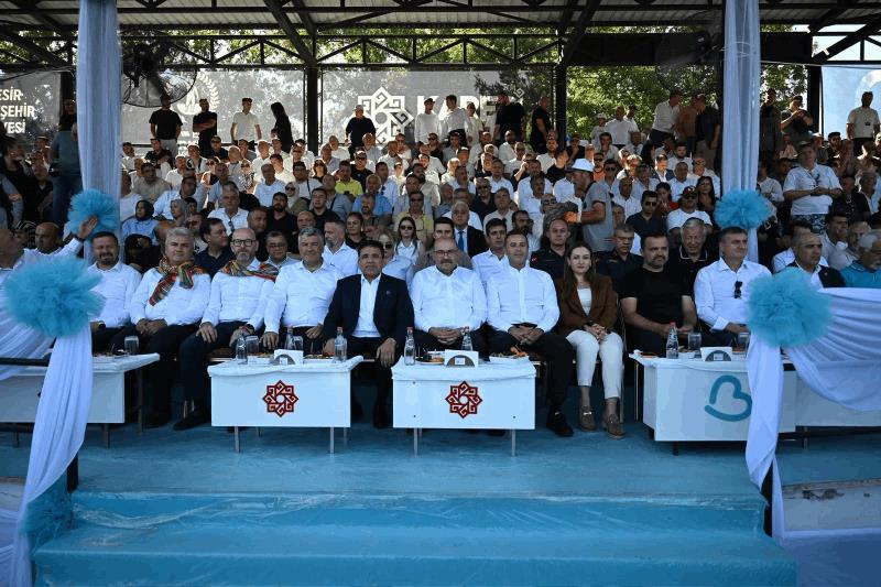 66-geleneksel-kurtdereli-mehmet-pehlivan-yagli-gureslerinde-altin-kemer-mustafa-tasin-oldu