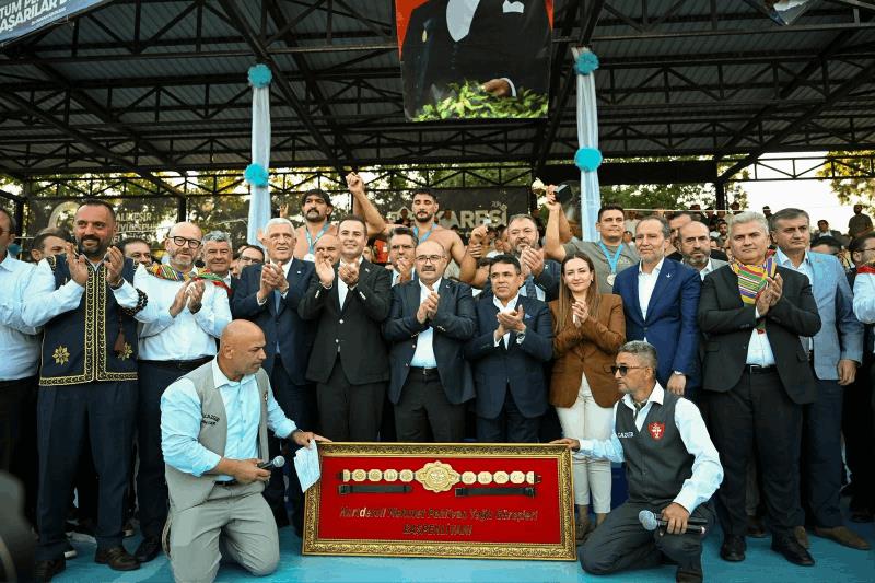 66-geleneksel-kurtdereli-mehmet-pehlivan-yagli-gureslerinde-altin-kemer-mustafa-tasin-oldu