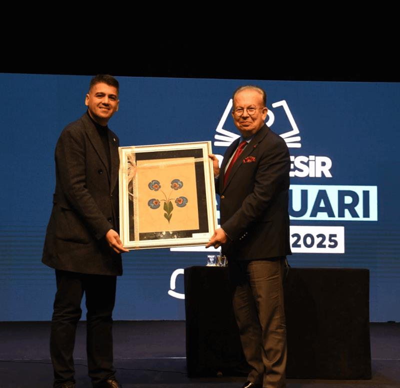 cihat-yayci-mavi-vatanin-babasi-oguz-kagandir-barbaros-hayrettin-pasadir-mustafa-kemal-ataturktur