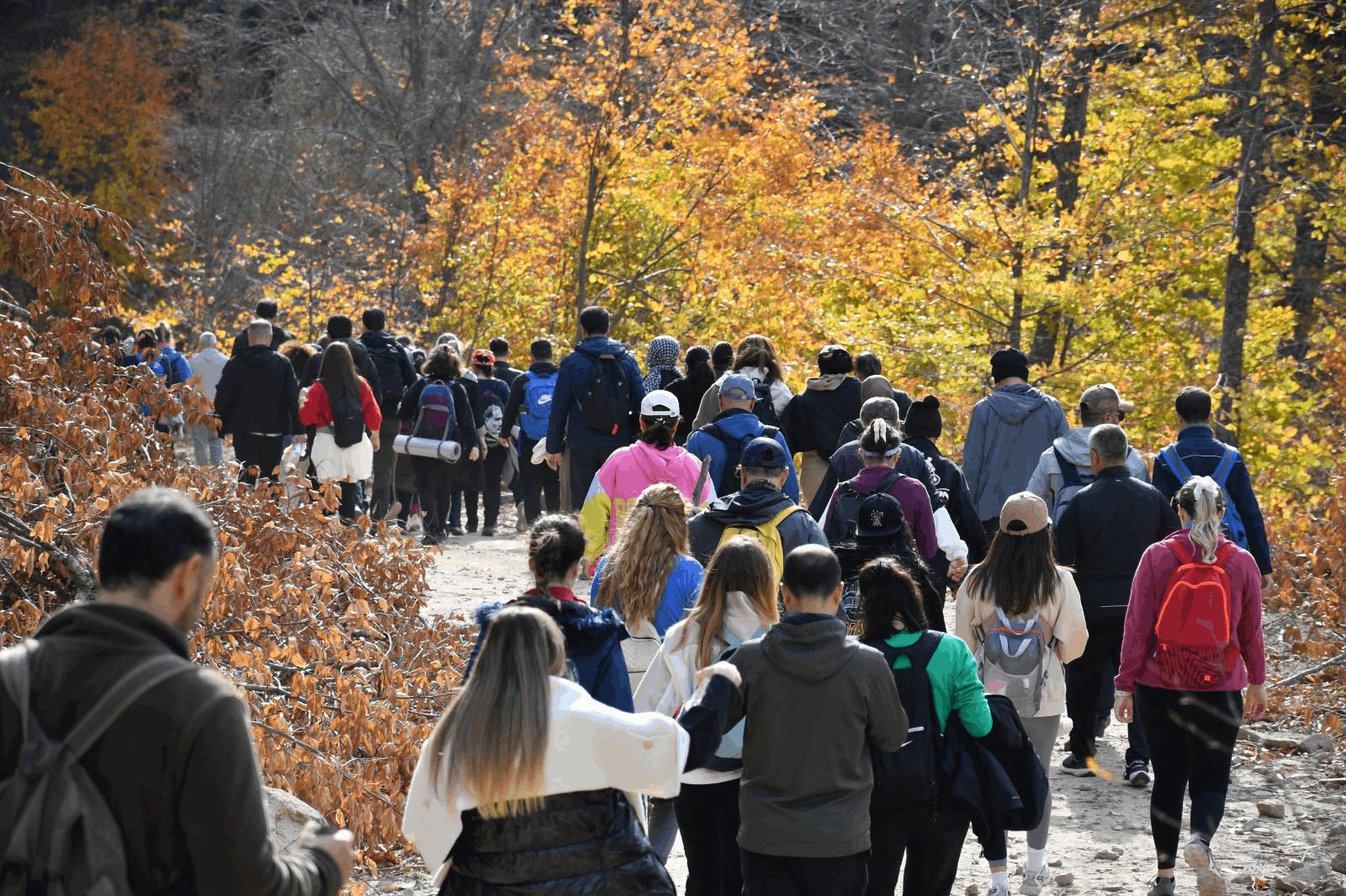 buyuksehirden-ogretmenler-icin-doga-yuruyusu-etkinligi