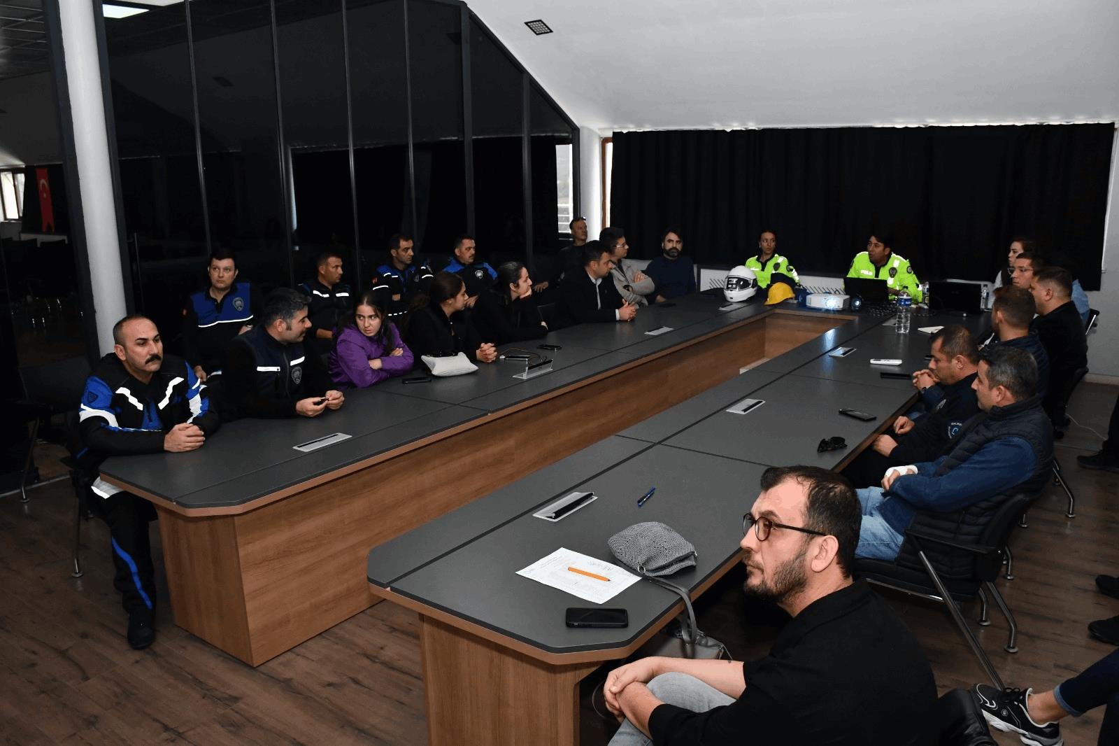 buyuksehir-personeli-motorlu-bisiklet-egitimiyle-bilgilendirildi