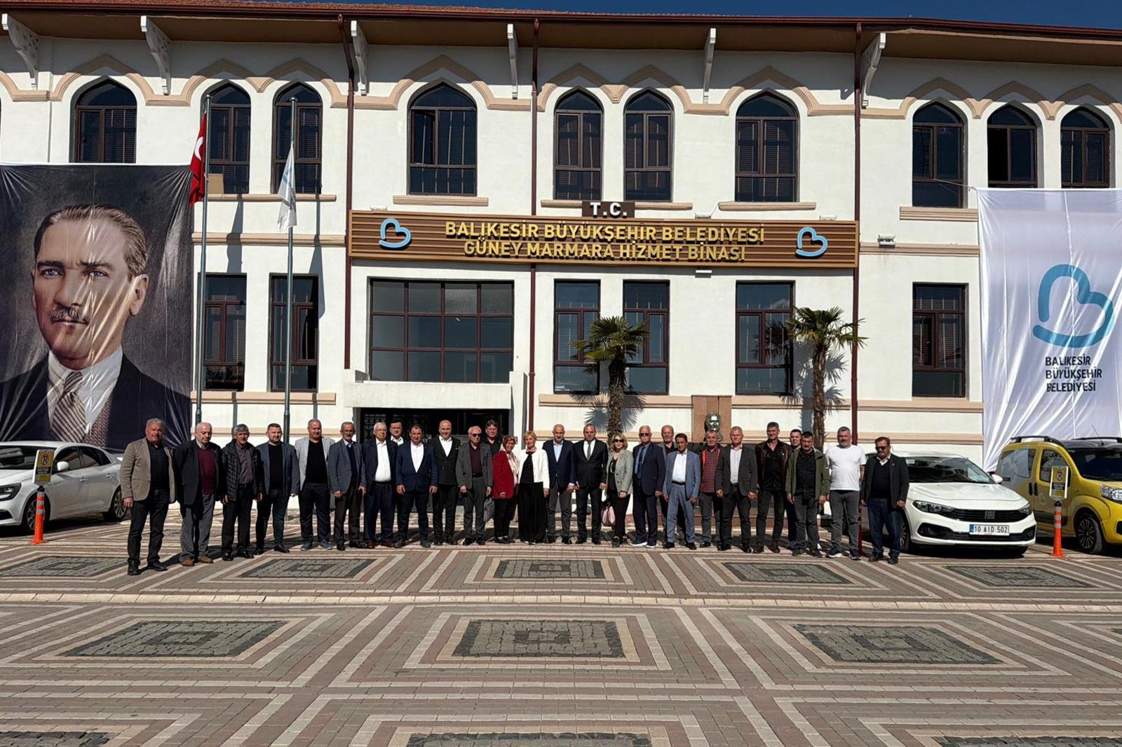 baskan-ahmet-akinin-yonetim-anlayisi-muhtarlarla-guclu-bir-bag-kuruyor