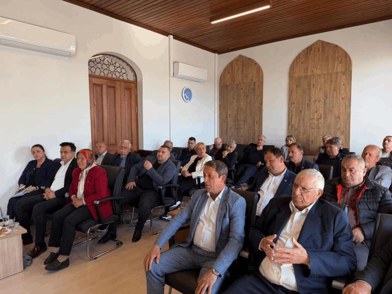 baskan-ahmet-akinin-yonetim-anlayisi-muhtarlarla-guclu-bir-bag-kuruyor