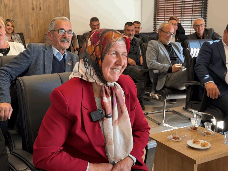 baskan-ahmet-akinin-yonetim-anlayisi-muhtarlarla-guclu-bir-bag-kuruyor