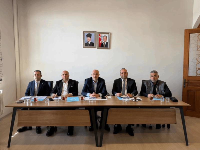 baskan-ahmet-akinin-yonetim-anlayisi-muhtarlarla-guclu-bir-bag-kuruyor