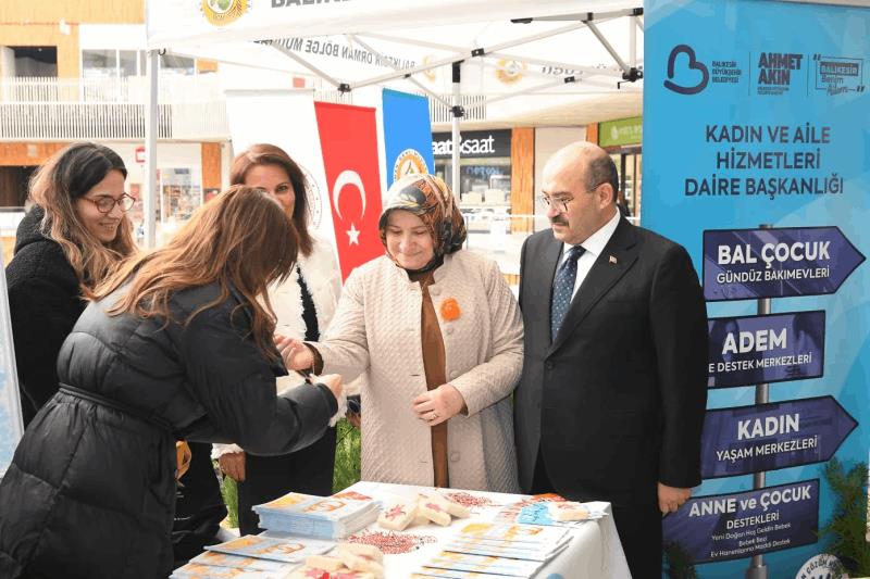 buyuksehir-farkindalik-standiyla-kadinlari-bilgilendirdi