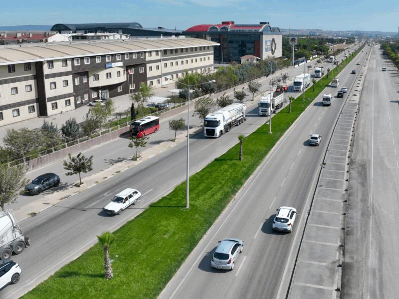 buyuksehir-belediyesi-bandirmanin-kent-girisini-bastan-asagi-yeniledi