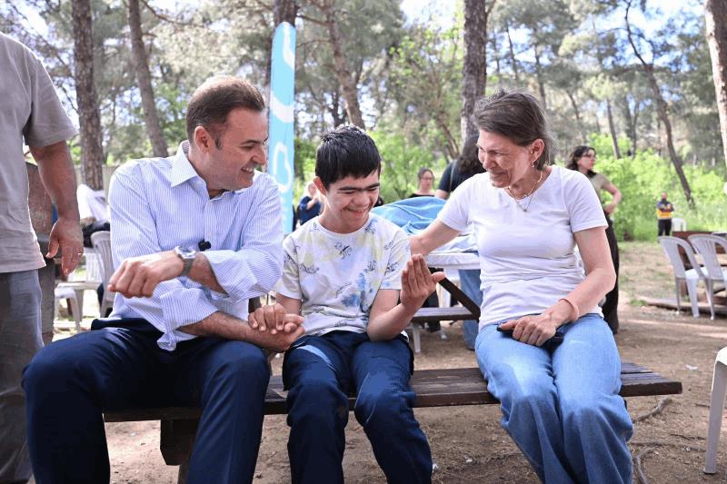 akin-bu-sehirde-kimse-yalniz-degil