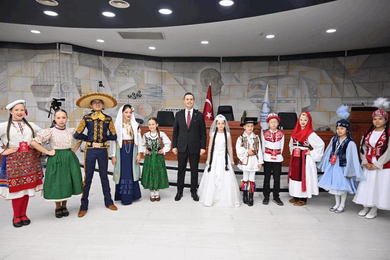 akin-dunya-cocuklarini-agirladi