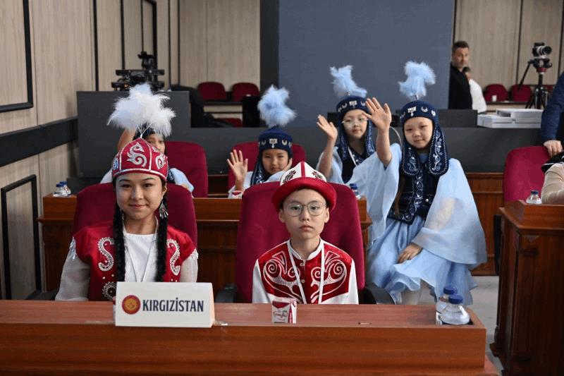 akin-dunya-cocuklarini-agirladi