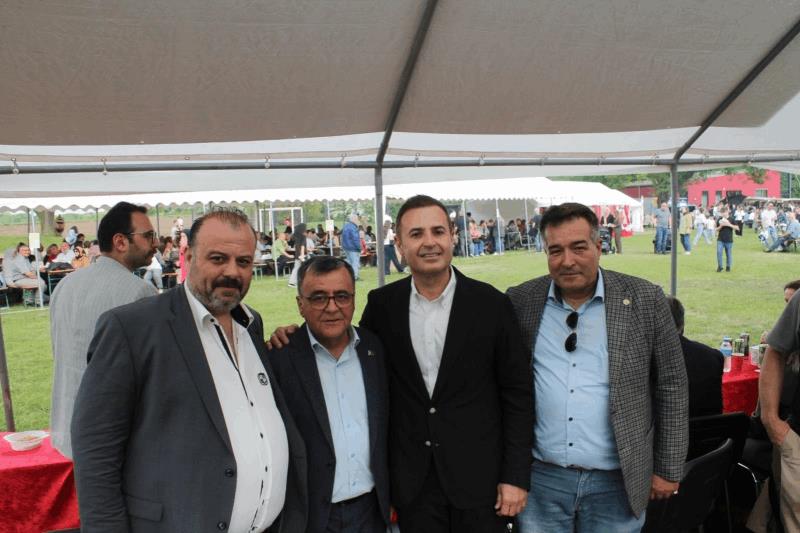 baskan-akin-almanyadaki-hemsehrileriyle-hasret-giderdi